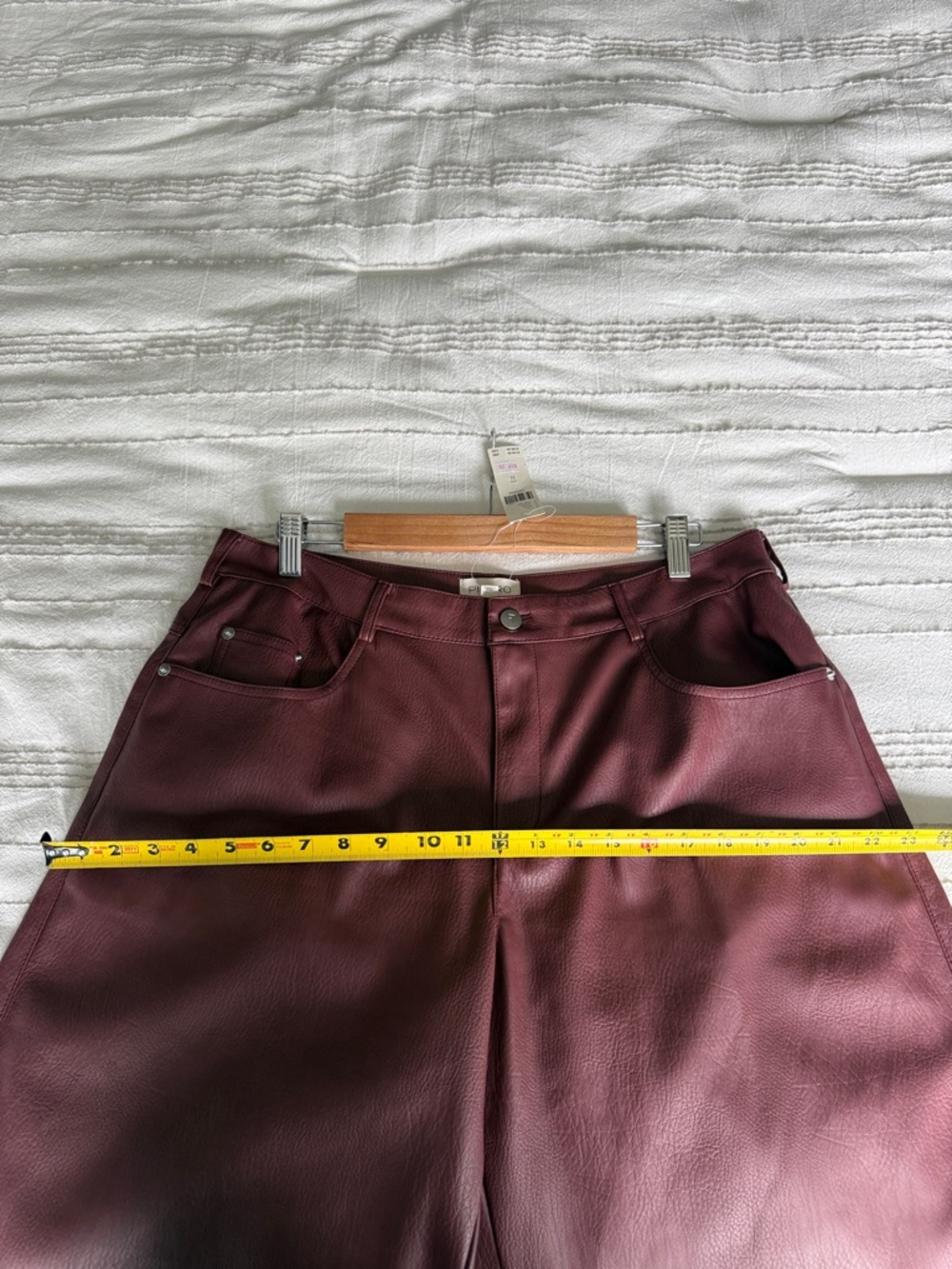 Pilcro Oxblood “twisted” Balloon / Barrel pleather pants - Picture 8 of 11